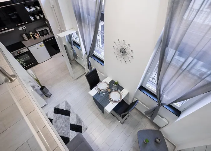 Joyous Era * 布达佩斯