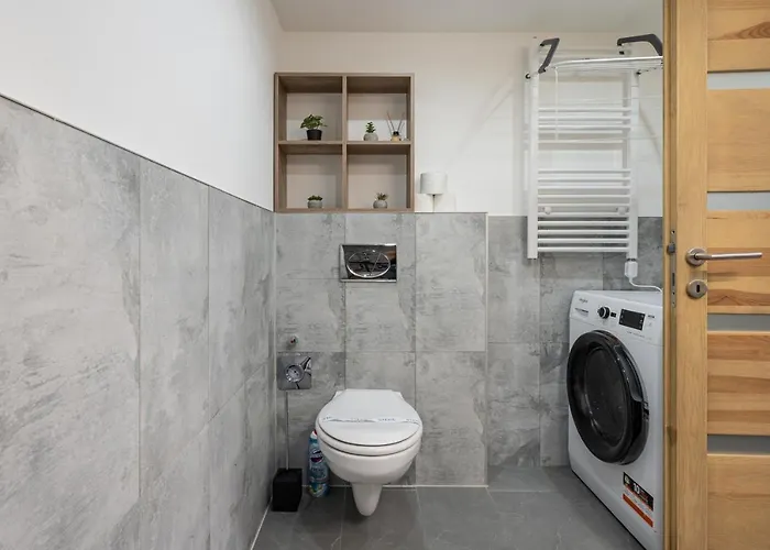 Joyous Era 布达佩斯